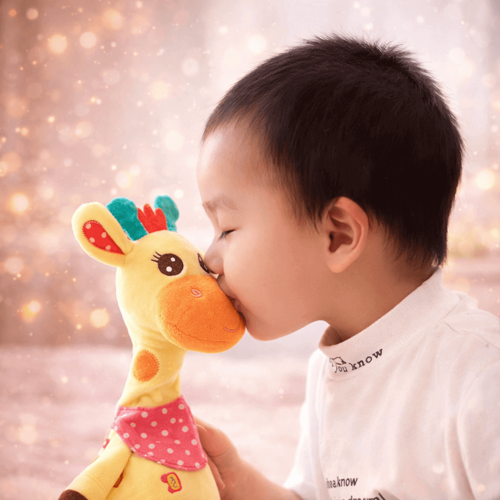 Molly – Interactive Giraffe Plush