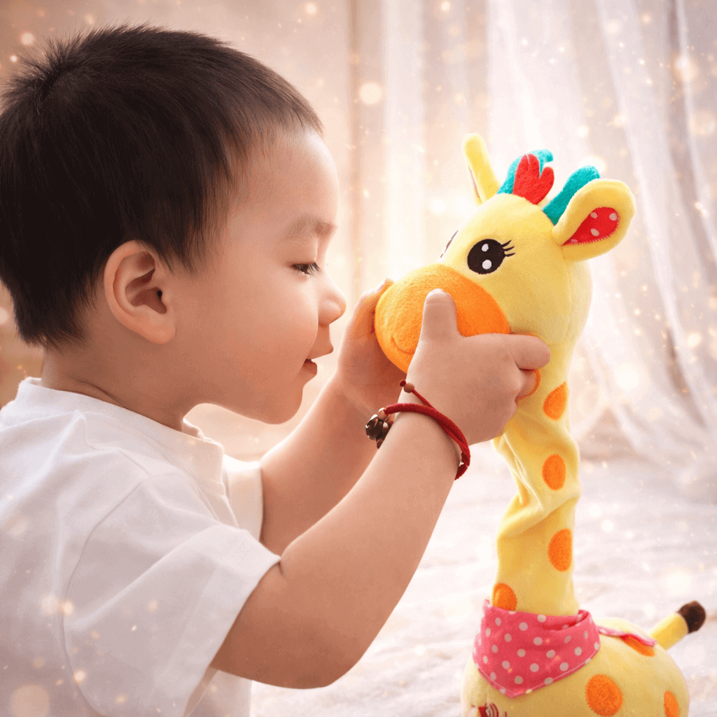 Molly – Interactive Giraffe Plush